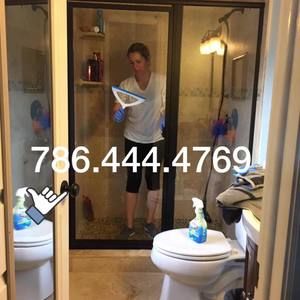 Meet your Posher, Madelaine